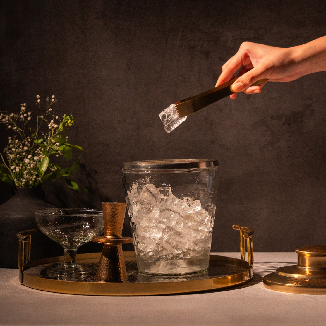 MANHATTAN ice bucket and tongs in Art Deco stainless steel MANHATTAN ice bucket and tongs in Art Deco stainless steel